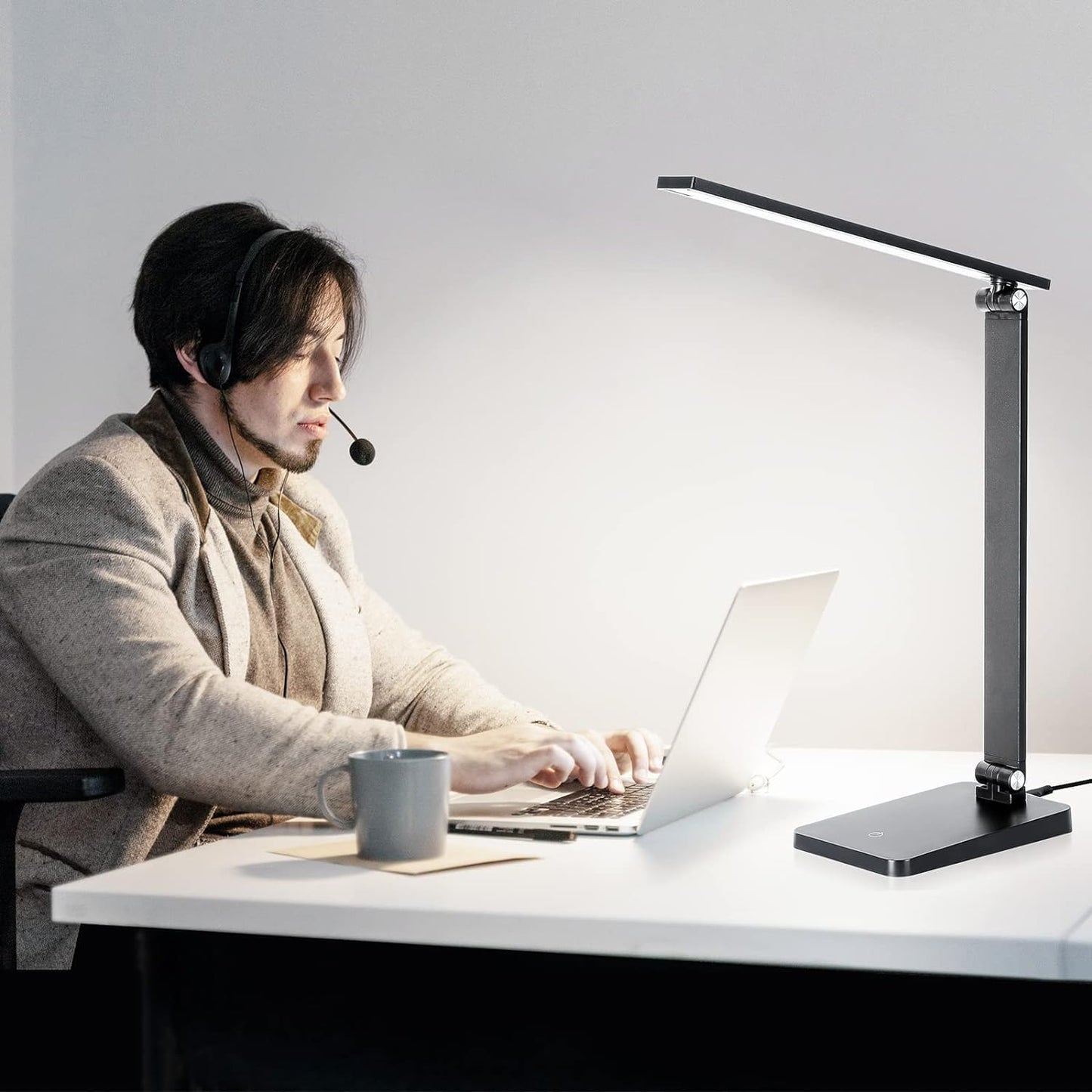 8w energy-efficient led rated for 50,000 hours of use