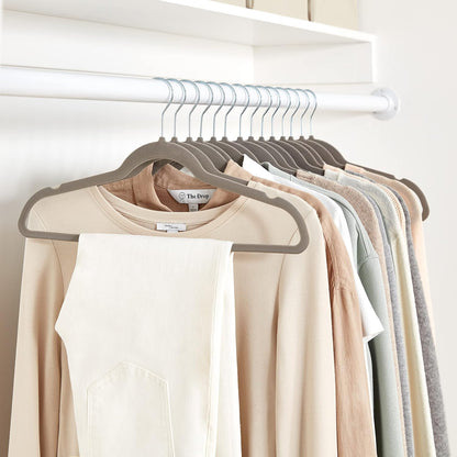 Amazon Basics Metal-Core Velvet Hangers – Mother's Day Gift for Closet Refreshers, Elegant Rose Gold Finish
