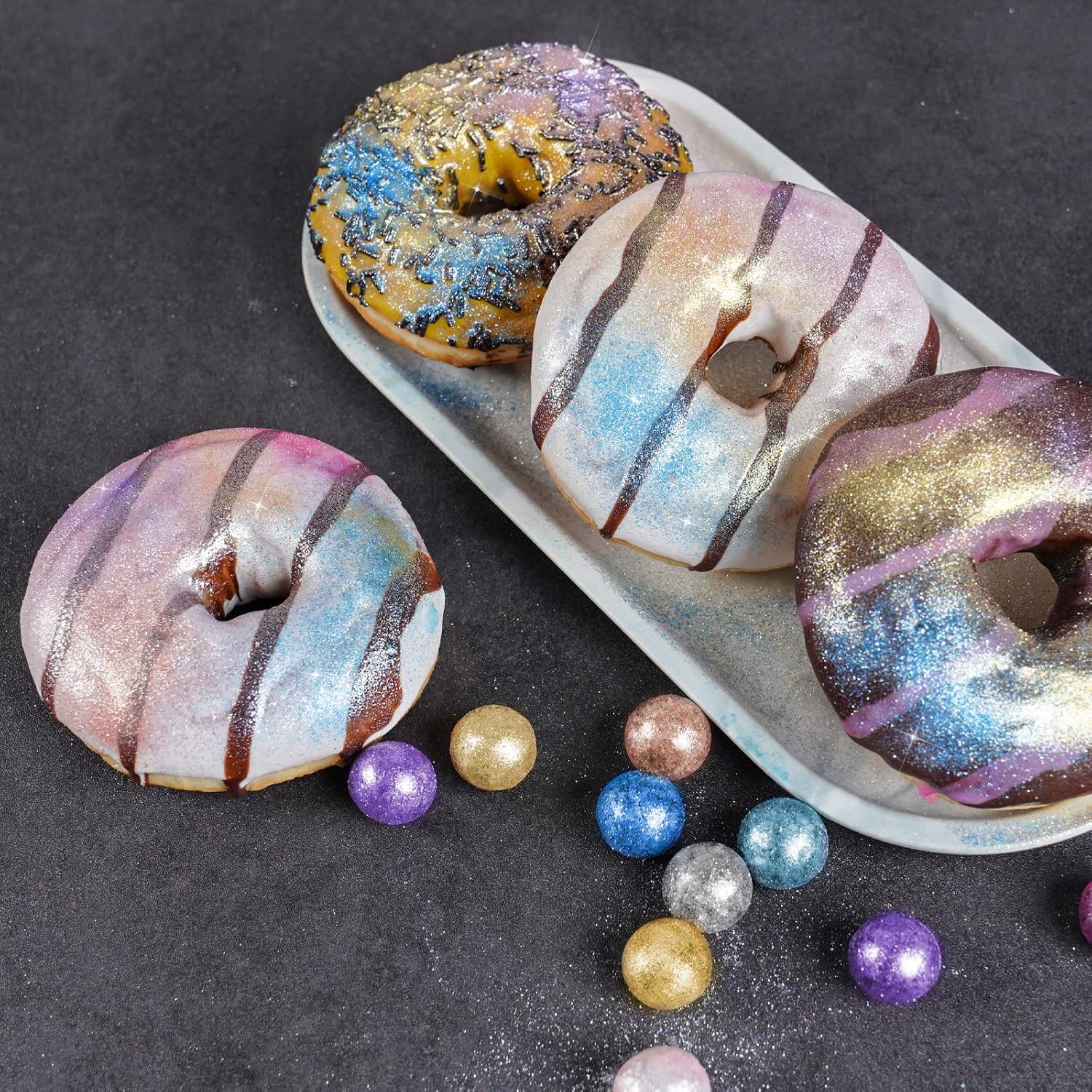 available in 5g/0.18oz and 10g/0.35oz sizes