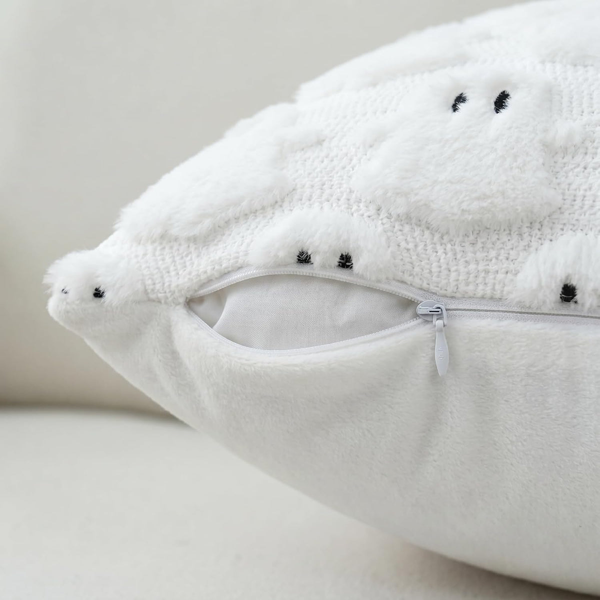 AVOIN colorlife Halloween Pillow Cover – Subtle Ghost Motif Reading Nook Accent, Faux Fur Texture for Fall Home Styling