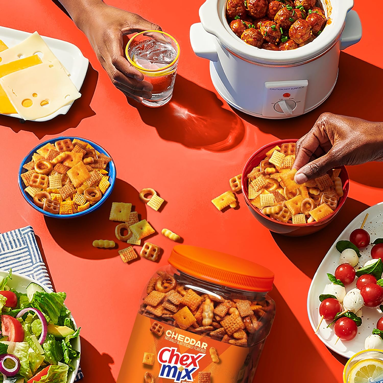 Chex Mix Cheddar Snack Mix Tub – Pantry Snack for Kids' Lunchboxes and After-School Cravings, 20 oz Resealable