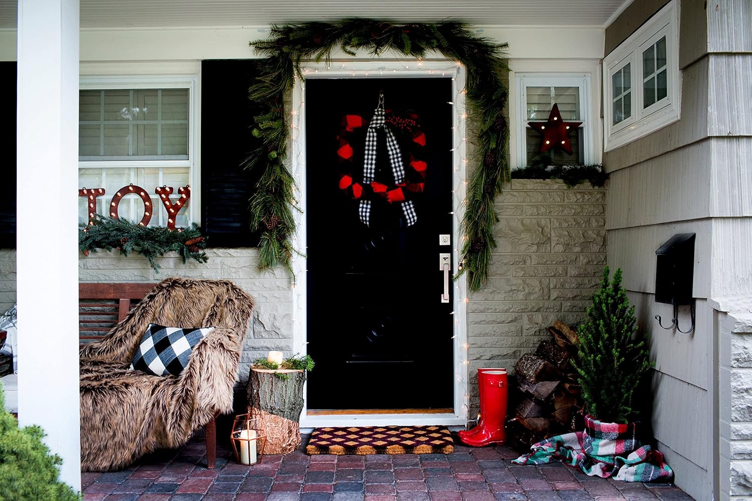 Command Outdoor Refill Strips – Weatherproof Adhesive for Patio Wreaths and String Lights