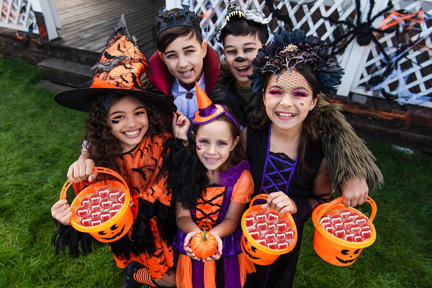 Fruidles Halloween Vampires Fangs Tattoo Lollipops – Portable Trick-or-Treat Candy for Porch Candy Bowls