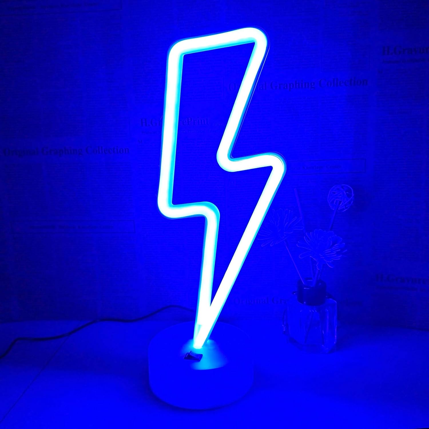 Lightning Bolt Neon Sign - Cool Birthday Gift for Teen Boys and Girls, USB LED Room Decor Light with Stand