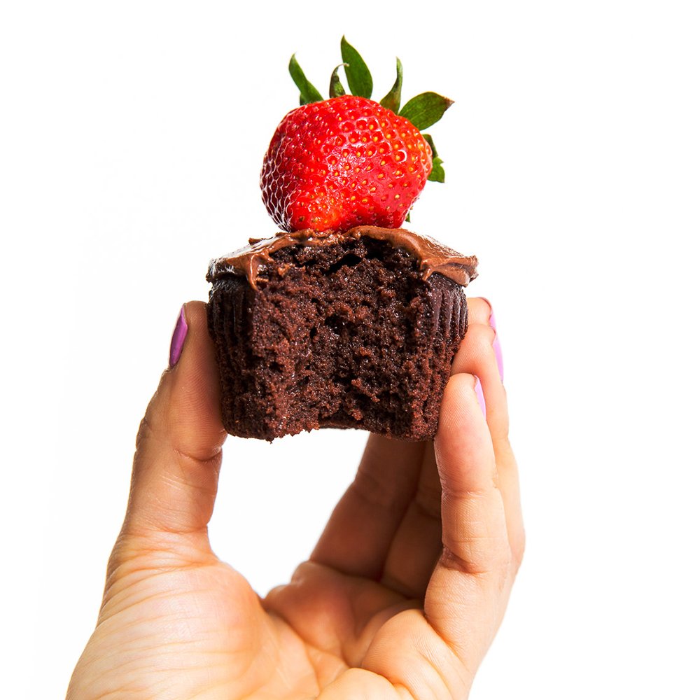 Miss Jones Baking Organic Chocolate Cake Mix – Simple One-Box Chocolate Dessert for Uncluttered Home Kitchens