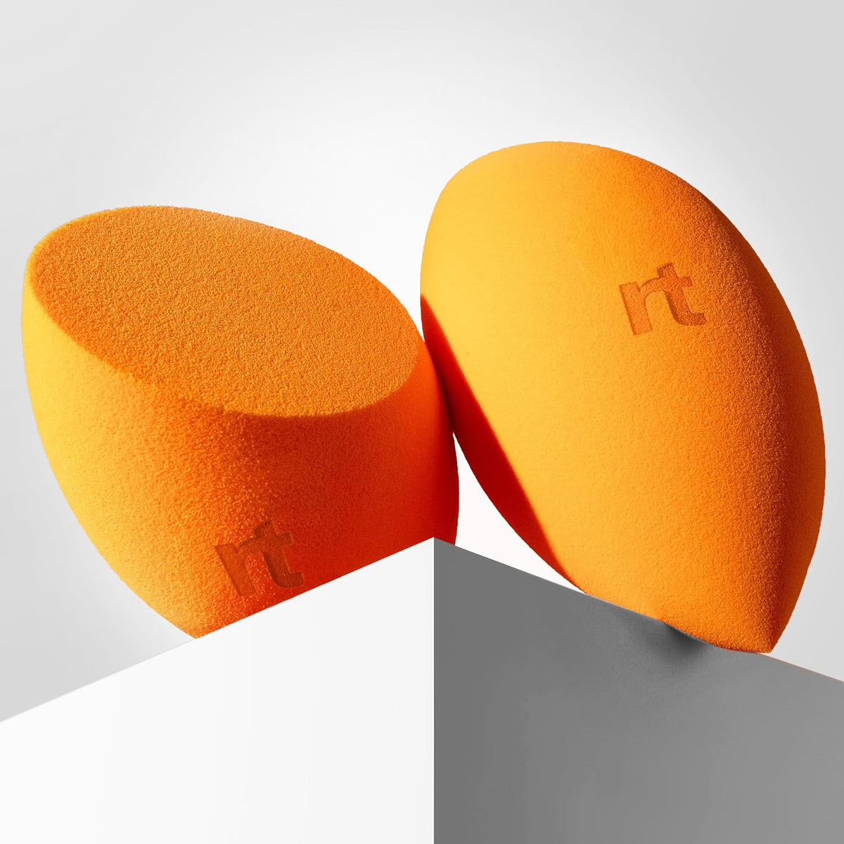 Real Techniques Miracle Complexion Sponge, 2 Pack – Neutral-Tone Beauty Tool for Minimalist Bathroom Counters, Makeup Sponge
