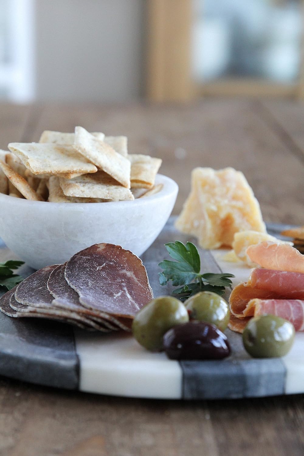 Simple Mills Almond Flour Crackers – Clean-Ingredient Staple for the Intentional Pantry