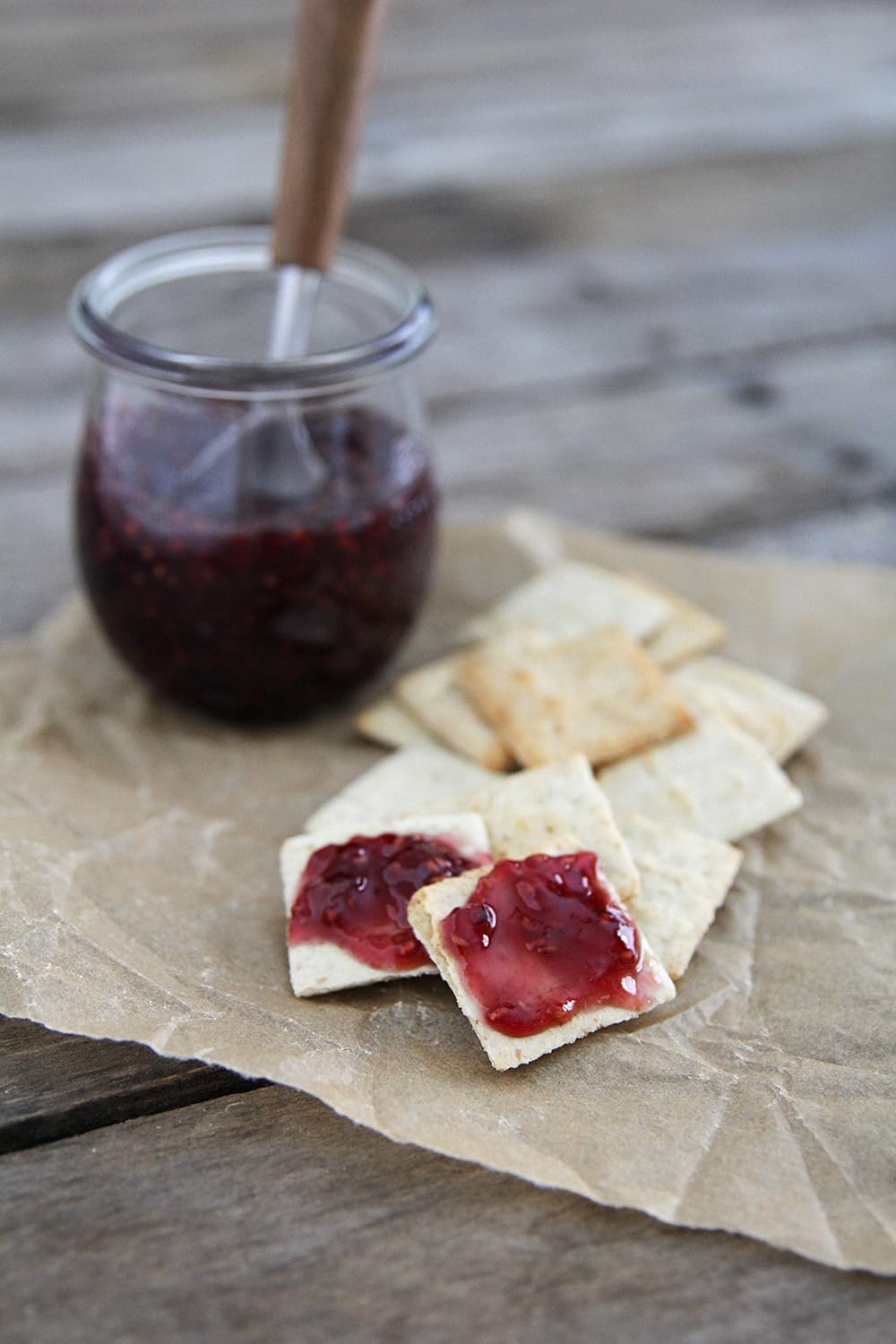 Simple Mills Almond Flour Crackers – Clean-Ingredient Staple for the Intentional Pantry