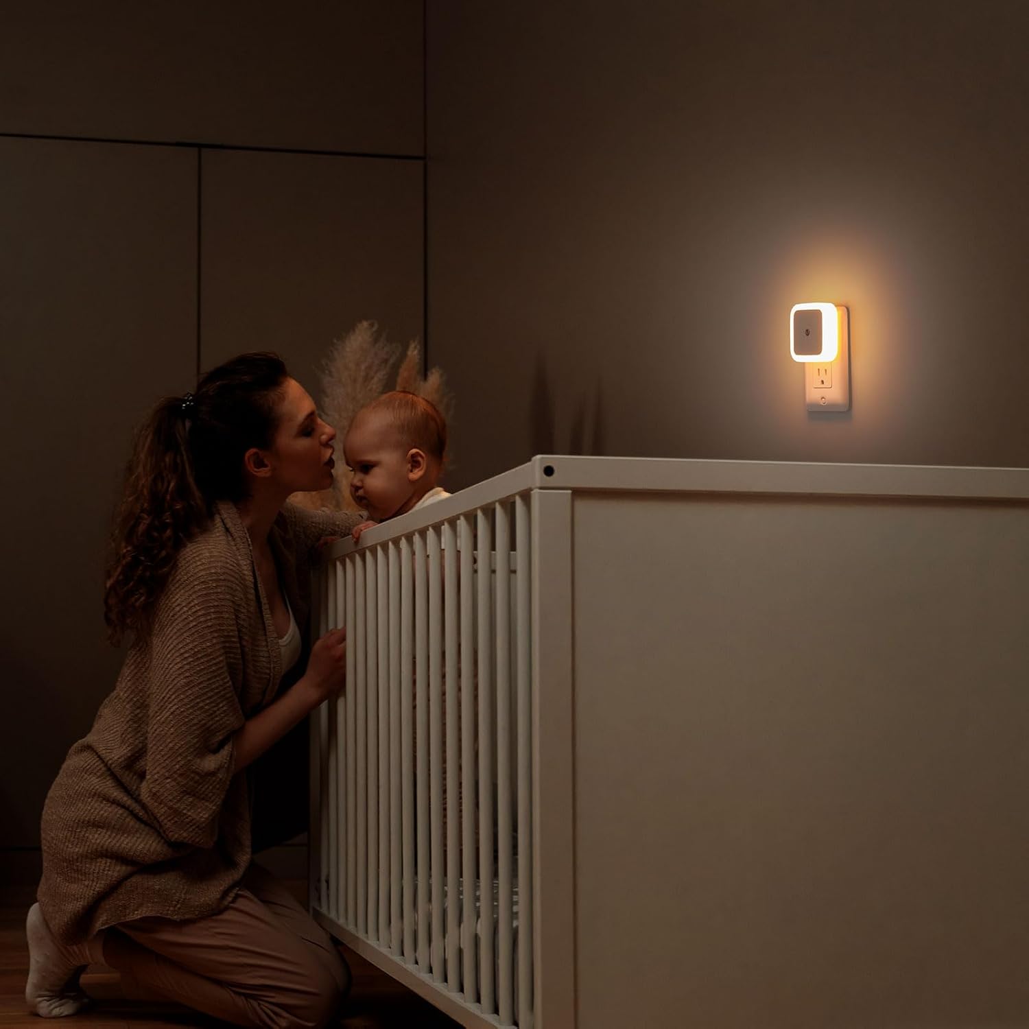 Sujeet Dusk to Dawn Night Light 8-Pack – Flameless Automatic Hallway and Stair Safety Lighting for Homes with Elderly and Children