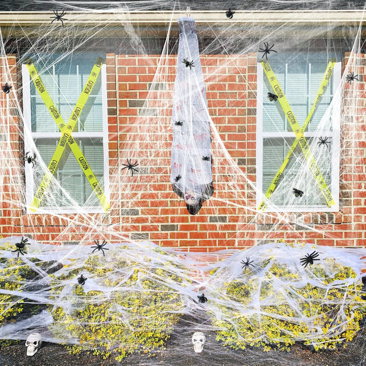 ZPISF Halloween Spider Webs Outdoor Decor – 1400 sqft Weather-Resistant Stretchy Cobwebs with 150 Spiders for Patio and Front Yard